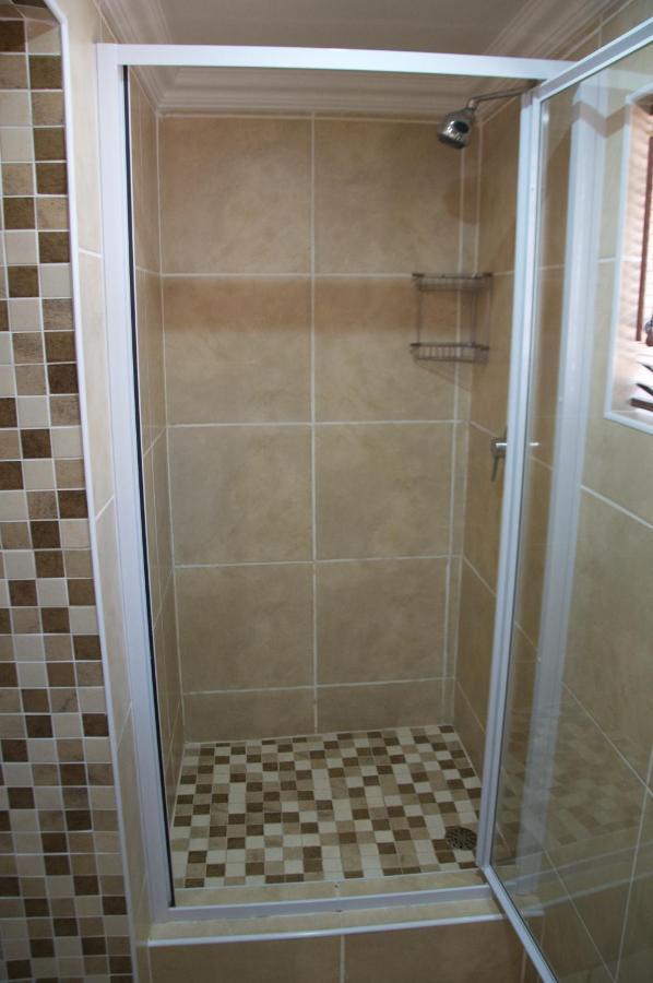 Mi Casa Guest House Uitenhage Екстер'єр фото