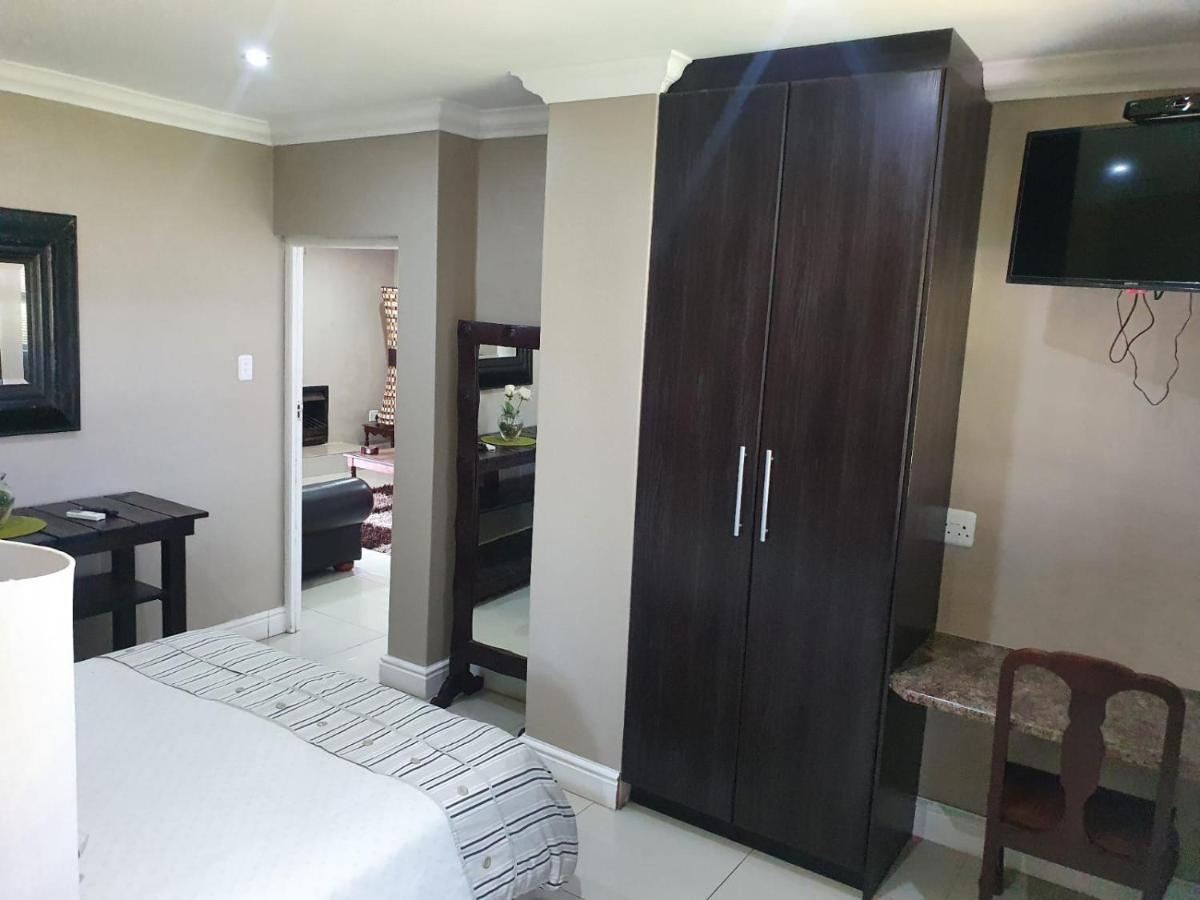 Mi Casa Guest House Uitenhage Екстер'єр фото