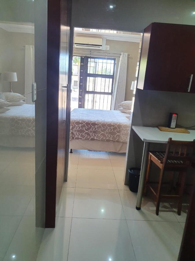 Mi Casa Guest House Uitenhage Екстер'єр фото