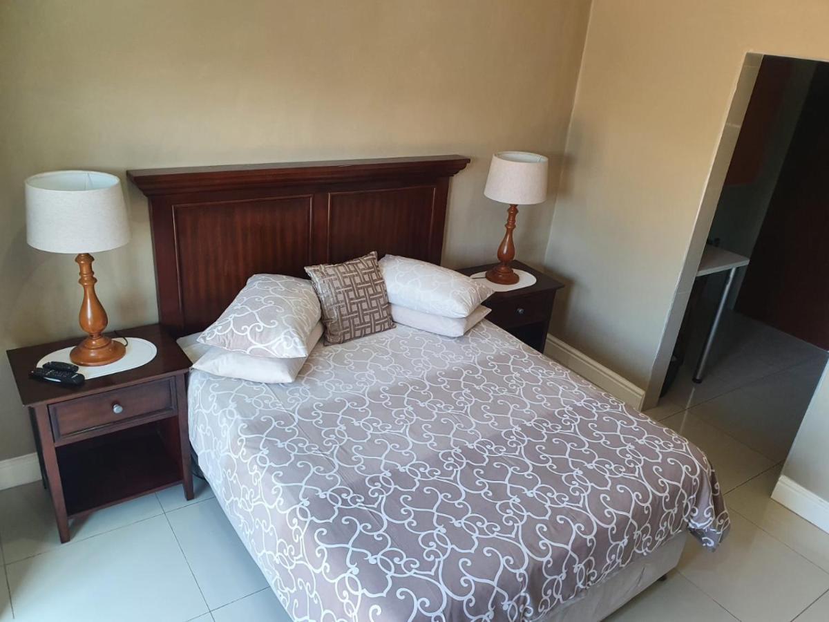 Mi Casa Guest House Uitenhage Екстер'єр фото
