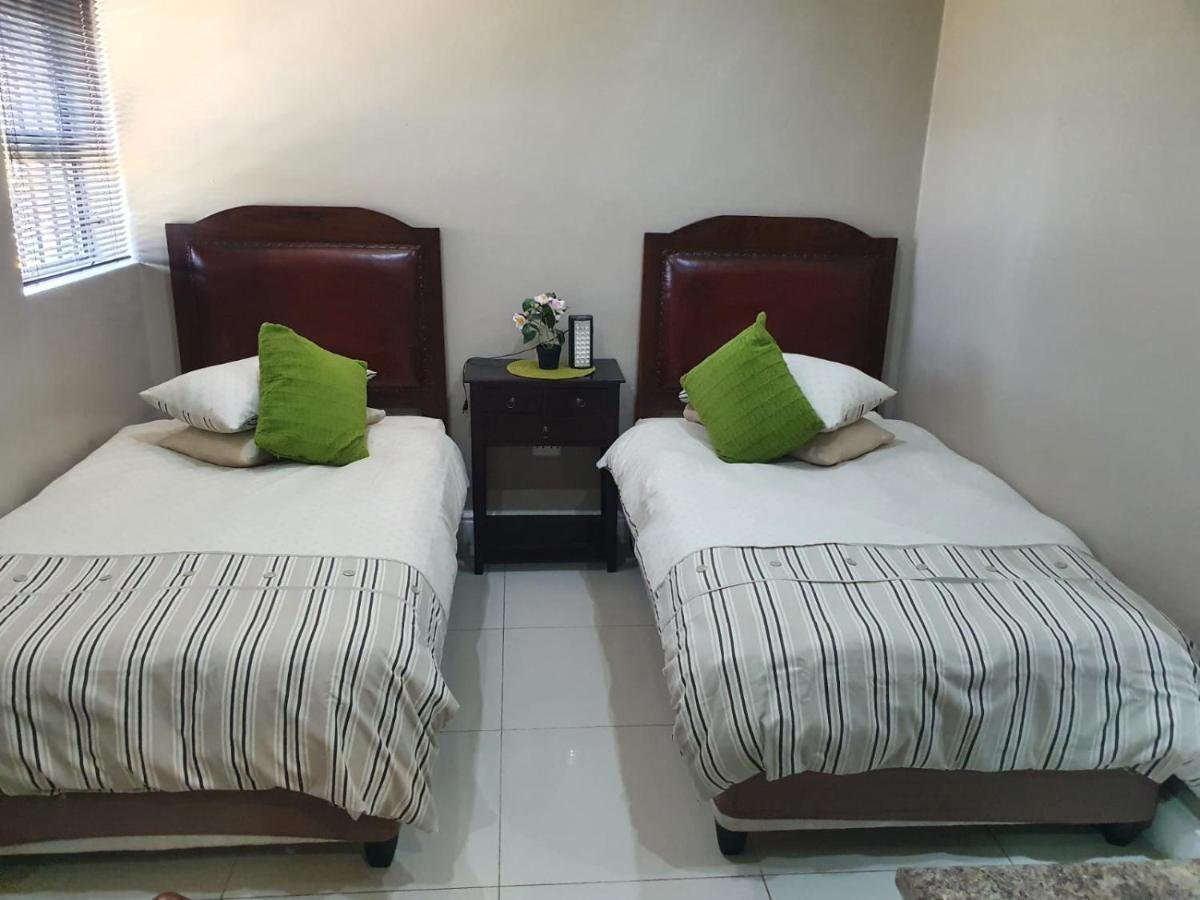 Mi Casa Guest House Uitenhage Екстер'єр фото